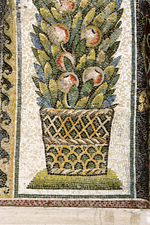 decorazione musiva parietale di Galla Placidia, Sottarco con cesti di foglie e frutta
