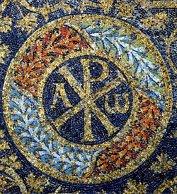 Ravenna, Galla Placidia, volta con racemi di vite e profeti  (occidentale), monogramma cristologico